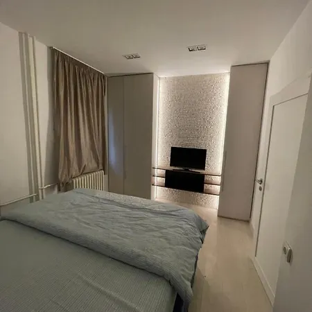 New, Modern In 베오그라드
