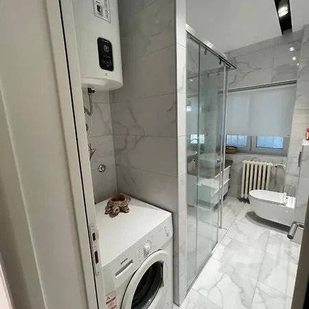 아파트 New, Modern In *